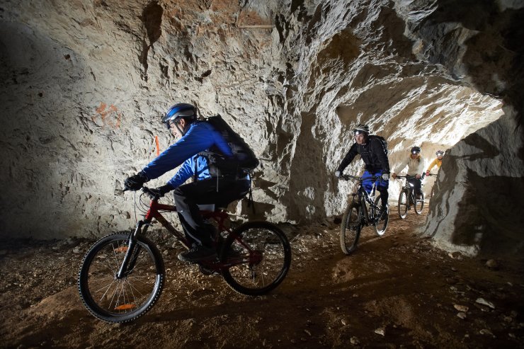 Geopark Karavanke - kolesarjenje po rudniških rovih