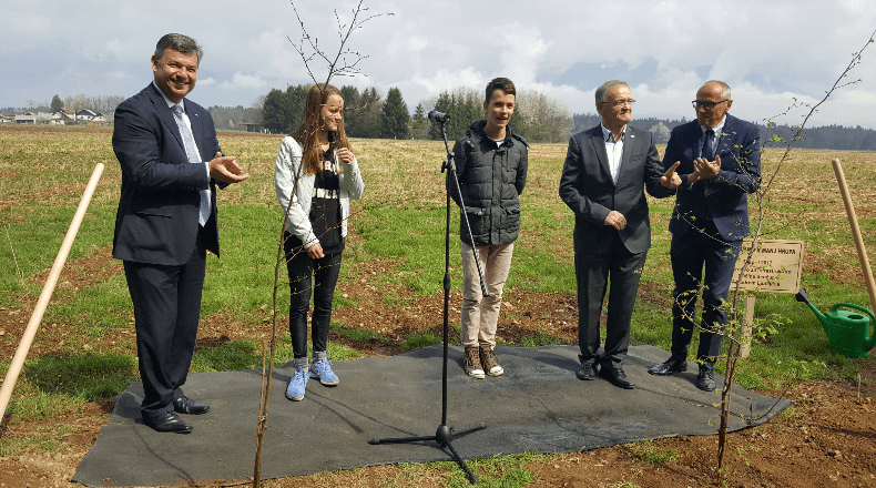 Šenčur: Z drevesi do zaščite pred hrupom in smradom letališča