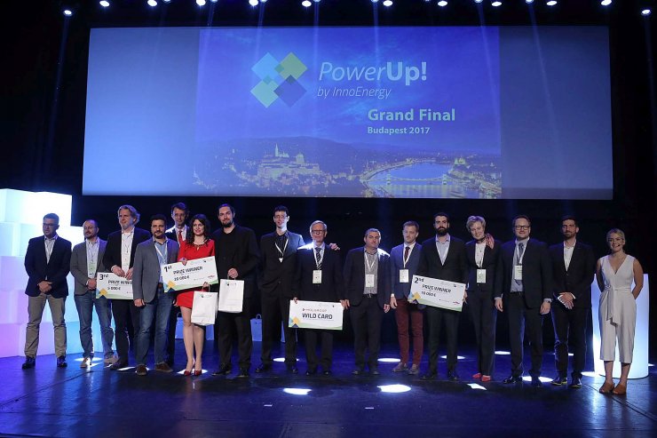 Znani zmagovalci mednarodnega tekmovanja Powerup!, slovenska ekipa dobila posebno povabilo