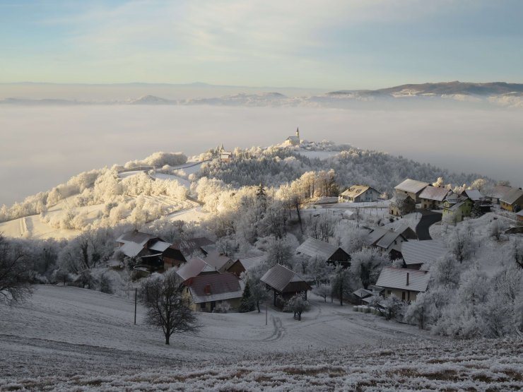 Vasica Razbor pod Lisco - priljubljeno planinsko točko Posavja