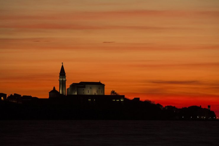 Lonely Planet je ta vikend navduševal s sončnimi vzhodi in zahodi v Sloveniji