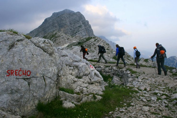 Kako ravnati, če nas v gorah ujame nevihta ali se izgubimo