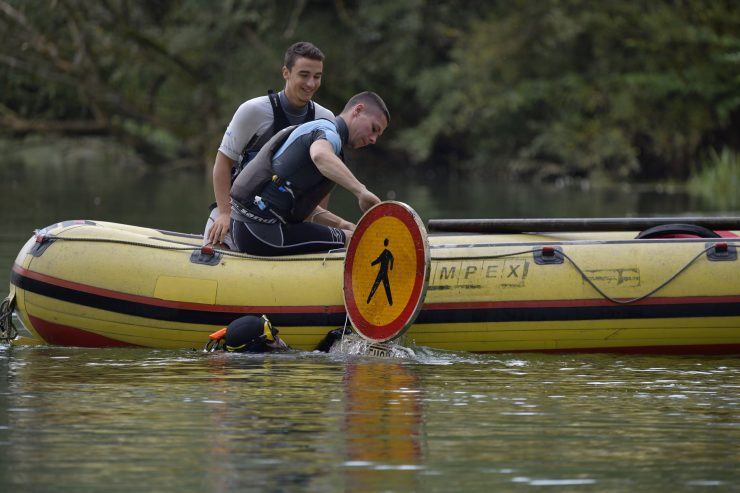 Čiščenje reke Krke je peta Sparova čistilna akcija po vrsti, naslednje leto pa nameravajo očistiti Dravo in Ljubljanico ter Blejsko jezero