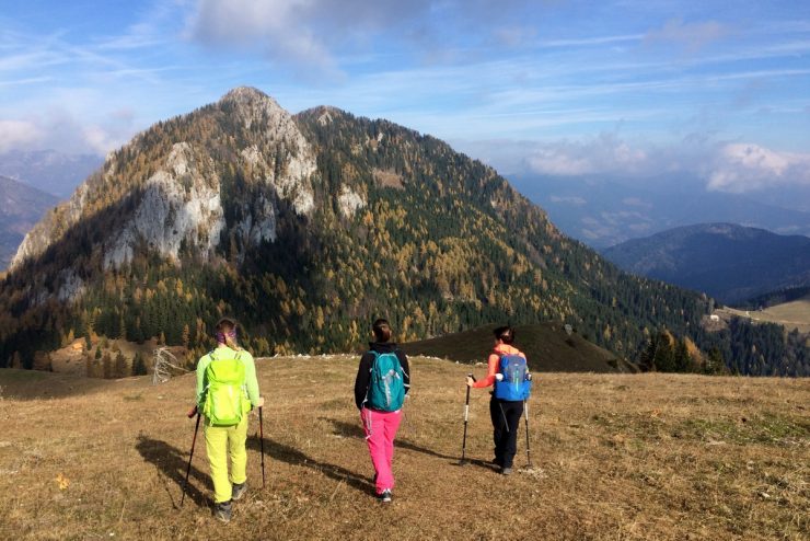 Odprte le še nižje ležeče planinske koče, jeseni skrbneje načrtujmo ture