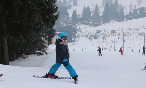 5 nasvetov za brezskrbno smučanje cele družine